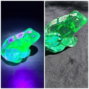 Fenton Handpainted Uranium Glass Frog